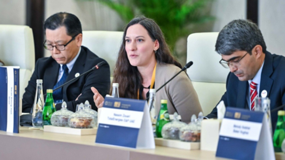 Leadership Roundtables Gallery 2 480X326